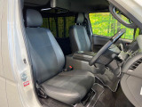 運転席シート廻りは使用感も少なく、良好な状態となっています。丁寧に使われていたことがよくわかりますね。