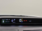 TFTカラ-マルチインフォメ-ションディスプレイ4.2インチの液晶画面に、安全・安心のコンテンツやオ-トエアコンのステ-タスなど、さまざまな運転情報を表示し見やすさにこだわったメ-タ-です♪