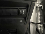 【オートマチックハイビーム】ハイビームとロービームを自動で変更し夜間の運転をサポートしてくれます。