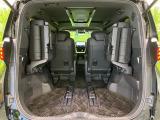 普段のお買い物や通勤、送迎等に十分な荷室スペースを確保しております。セカンドシートを倒すと、大きな荷物の積載も可能です♪