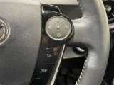 【ステアリングスイッチ】運転中に視線を前に向けたまま画面の操作できます。