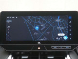 ディスプレイオーディオ(コネクティッドナビ対応)PLUS搭載。T-Connectご契約で2029年7月まで無償で利用できるナビ(期限到来後は有償)と、解約後も利用できる車載ナビが搭載されています。
