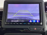 便利な3ビュー切り替え、ガイド線表示付きのバックカメラです。後退時、後方の視界をサポートします