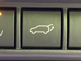 【パワーバックドア】スマートキーや運転席のボタンを押すだけでリアゲートが自動で開閉します!荷物を持っている時や、高い位置にあるバックドアを閉める際に便利な機能です♪