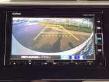 バックモニター付きで、車庫入れやバック時の後方確認をしっかりサポート。モニターに映し出される映像で死角も確認しやすく、狭い場所での駐車や後退時の操作をより安心して行えます。