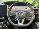 【純正革巻きステアリング】上質な革を使用することで、手にしっかり馴染みとても運転しやすいハンドルです♪