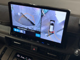バックギアに入れるだけで自動でリヤカメラに切り替わります!車庫入れやバックが苦手な方にオススメ!