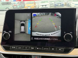 【アラウンドビューモニター】上空から見下ろしているかのような映像で駐車をサポート。安心です。