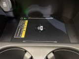【ワイヤレス充電器(Qi)】走行中にスマートフォンをワイヤレスで充電できます!