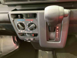 納車前にはプロのメカニックが、各部の点検を行います。ディーラーにしか出来ない品質、そしてサービスできっと満足していただけると思います!