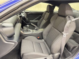 トヨタ中古車「まるごとクリーニング」施工済。外装はもちろん内装はシートを外して見えない所まで徹底洗浄しています。
