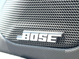 【BOSEサウンドシステム】高品位サウンドシステムを搭載。専用のチューニングが施された大小様々なスピーカーから良質なサウンドが奏でられ、臨場感あふれる音響空間を演出します。