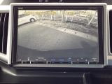 バックモニター付きで、車庫入れやバック時の後方確認をサポート。