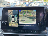 『上から丸見え』のアラウンドビューモニター搭載!車を上から見下ろした状態がナビ画面に映し出されるので、前後・左右の障害物を確認でき、安心・安全です♪一度使用すると、手放せなくなる装備です!