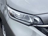 明るくて長寿命のLEDヘッドライト採用