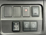 ハンズフリー両側オートスライドドアで手荷物いっぱいでも楽々開閉可能です
