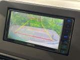 【バックカメラ】駐車時に後方がリアルタイム映像で確認できます。大型商業施設や立体駐車場での駐車時や、夜間のバック時に大活躍!運転スキルに関わらず、今や必須となった装備のひとつです!