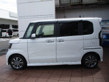 目立つ傷や凹みも少なくきれいな車両です
