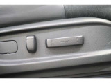 高級車の代名詞!電動シートが装備されています!