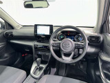 運転席まわりです。 各操作スイッチは使いやすい位置に配置されてます。