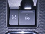 電動パーキングブレーキを装備しております。
