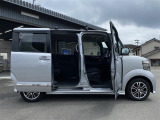 当店のお車をご覧いただきましてありがとうございます。お車についてのご質問やお見積りのご依頼、ご購入にあたってのご相談などは無料電話(0078-6002-312860)にお気軽にお問い合わせ下さい!