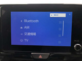 Bluetooth(ブルートゥース)接続機能付き。スマートフォンなどからお気に入りの音楽をワイヤレス再生できます。ドライブがさらに楽しくなりますね。