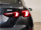 BMWの伝統の丸目4灯ヘッドライトでございます。LEDライトで視認性もよく明るく安全性の向上につながります。