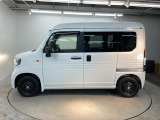 スライドドアなら狭い駐車場でもドアをぶつける心配がありません。ステップが低く乗り降りもしやすいです。