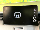 【メーカー純正ナビ】インテリアに溶け込むスタイリッシュな「専用設計」メーカーナビを装備♪視認性や操作性など基本性能にも優れ、より上質なカーライフをお楽しみいただけます。