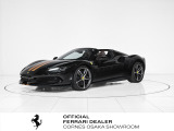 2025年式のFerrari 296GTSは、Nero Daytonaの外装とChocolateのレザー内装が織りなす、重厚感とエレガンスを併せ持つスパイダーモデルです。