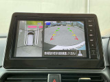 アラウンドビューモニターは、まるで上空から見たような映像で駐車をサポート!苦手な駐車も心強いですね!