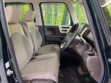運転席シート廻りは使用感も少なく、良好な状態となっています。丁寧に使われていたことがよくわかりますね。