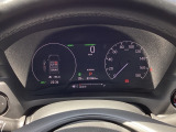 マルチインフォメーションディスプレイです。燃費や走行距離が分かり、半ドアなど車に異常がある際に警告してくれます。