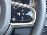 【ステアリングスイッチ】運転中、前方から目線をそらさずにオーディオ等の操作ができるよう、適切に配置されたスイッチ類。安心&快適なドライブを演出してくれる便利な機能です。