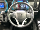 インテリアに合わせたデザインのステアリングは、運転される方のことも考え、運転しやすい形状、大きさです。是非一度、実際に触ってお確かめください。