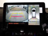 バックモニター付きで慣れない駐車場や車庫入れをサポートします。