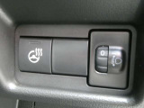 ステアリングヒーター完備!シートヒーターと同時使用で更に快適です♪