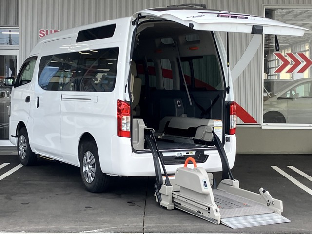 NV350キャラバン 2.5 チェアキャブ 車いす2名仕様 ディーゼルターボ 4WD