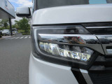 明るいLEDヘッドライトで、夜道も安心して運転して頂けます。