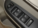 電動格納式ドアミラー・パワーウインドウを装備しています。