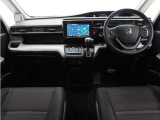 ◆視界広々で非常に運転しやすくロングドライブでも疲れを感じさせないすっきりとまとまったインパネ周りです。