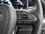 レーダークルーズコントロール作動時に車線維持に必要な運転操作の支援を行う「レーントレーシングアシスト(LTA)」を搭載しています。