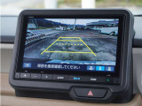 【バックカメラ】駐車が苦手な方でも安心してお乗りいただけます。リバース連動で画面が切り替わるのでとっても便利です。