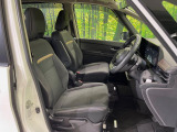 運転席シート廻りは使用感も少なく、良好な状態となっています。前オーナー様が丁寧に使っていたことがよくわかりますね。