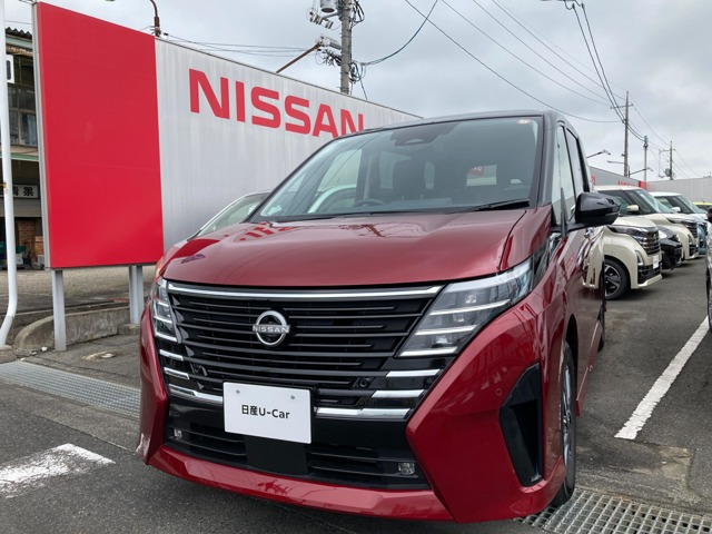 セレナ 1.4 e-4ORCE ハイウェイスターV 4WD 