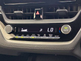 オートエアコンは温度を設定するだけで、自動で風量などを設定してくれます。運転しながら操作も必要ないので、安全性も向上します。