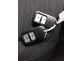 ホンダスマートキー付。キーを取り出さなくてもドアロックの施錠ができますので、雨の日や荷物の多い日にとても便利です