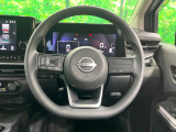 インテリアに合わせたデザインのステアリングは、運転される方のことも考え、運転しやすい形状、大きさです。是非一度、実際に触ってお確かめください。