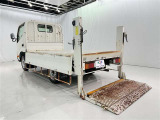 荷台は頑丈さと高い積載能力が特徴。長尺物も積載できる広い荷台です。